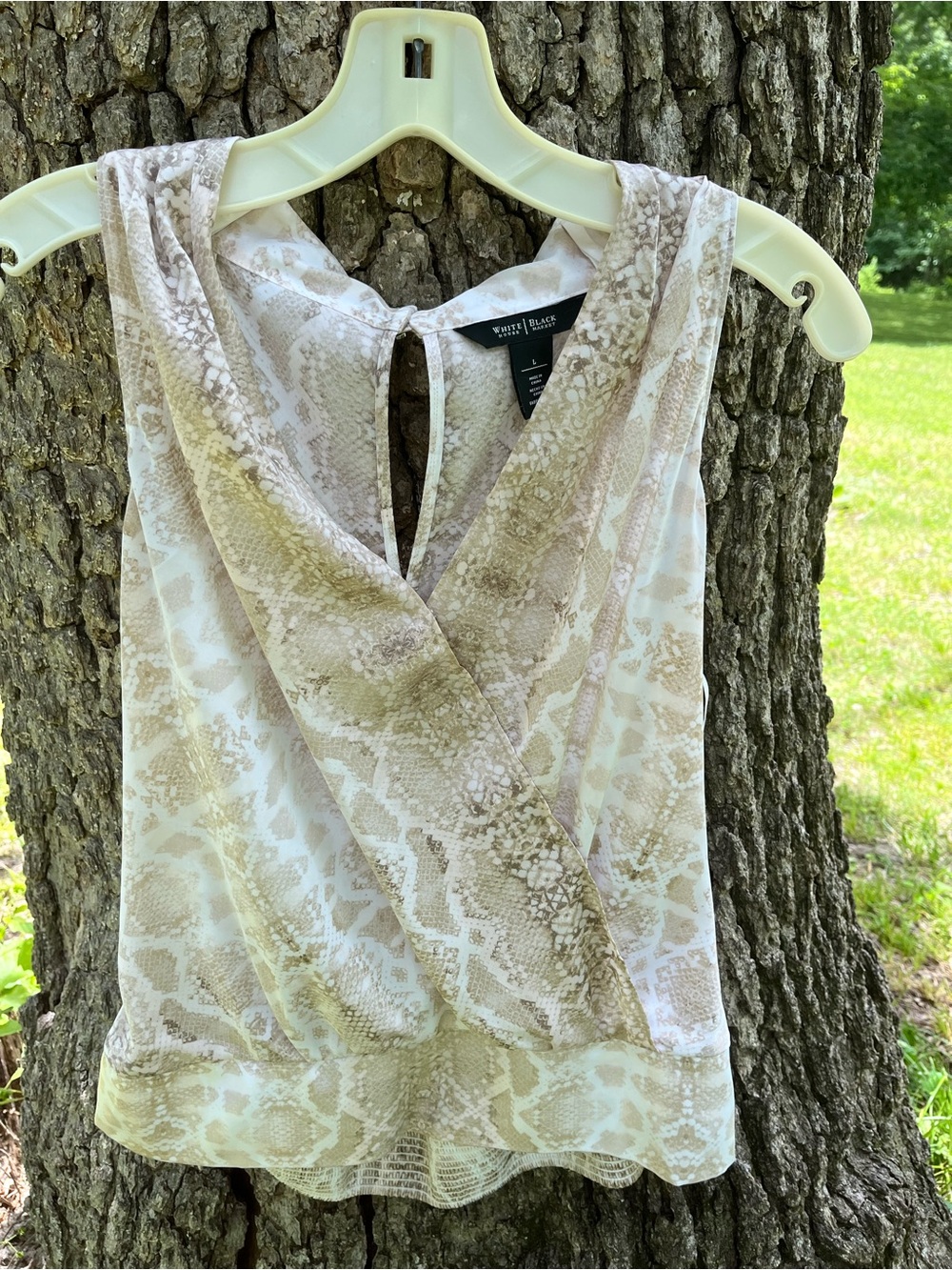 ⭐️White House Black Market Snake Skin Print Sleeveless Blouse in size L